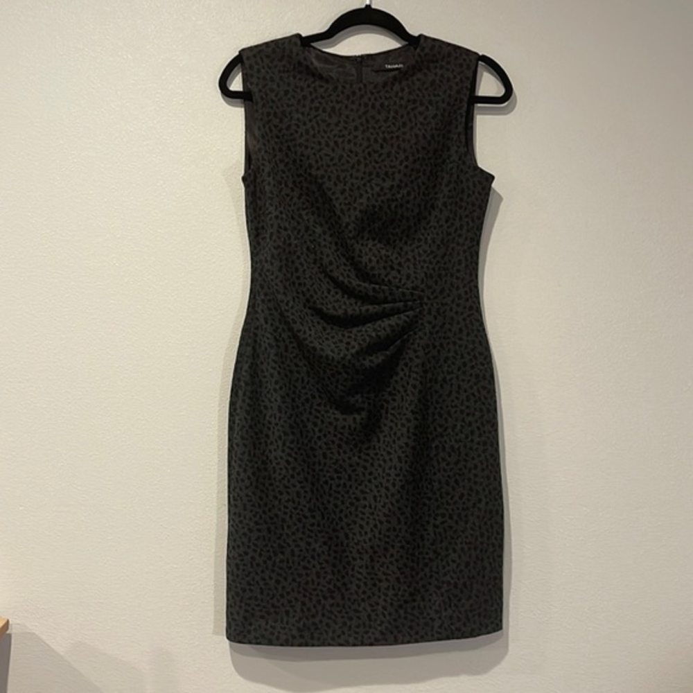 Tahari Animal Print Sheath‎ Dress In Size 4